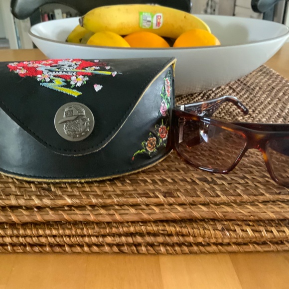 ED HARDY BEAUTIFUL GHOST SUNGLASSES - Picture 8 of 9